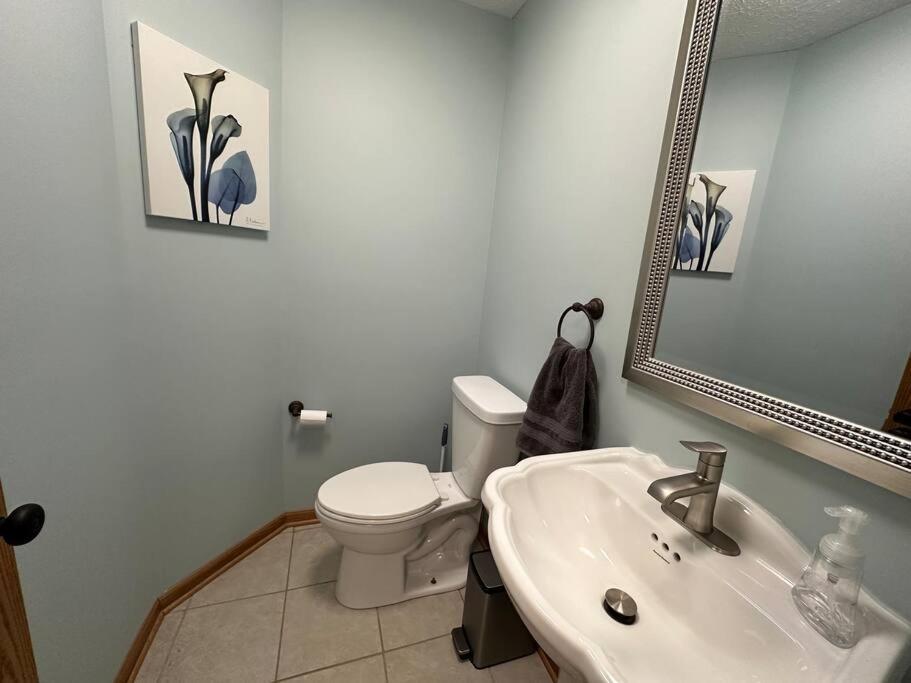 Inviting 3 Bed 2.5 Bath Townhome In Wadsworth Eksteriør bilde