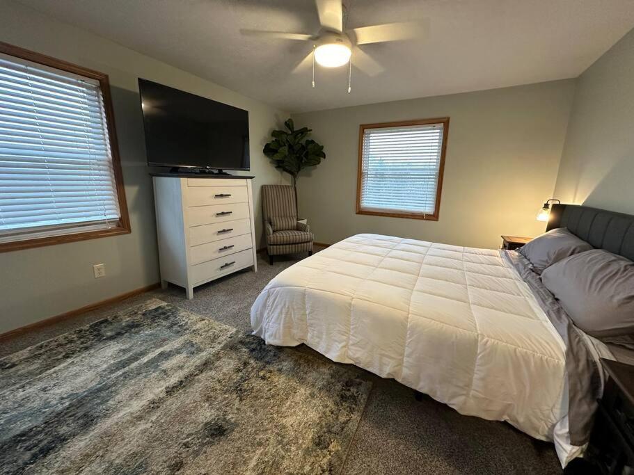 Inviting 3 Bed 2.5 Bath Townhome In Wadsworth Eksteriør bilde